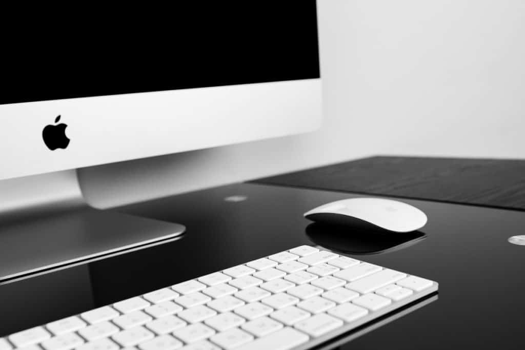 Empresas de Steve Jobs. Vista de una iMac, una de las computadoras de escritorio con tecnología más avanzada del momento